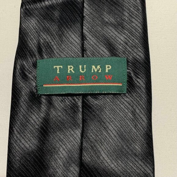 Trump Arrow Tie Black Solid Pattern 100% Silk Made In Canada Formal Business - Picture 3 of 5